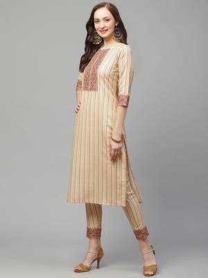 Cream printed rayon kurtas-and-kurtis 4