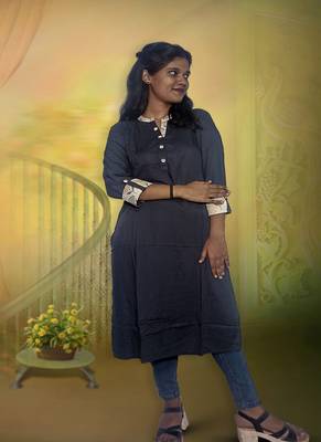 Knee Length Ladies Rayon Kurti In Grey 1