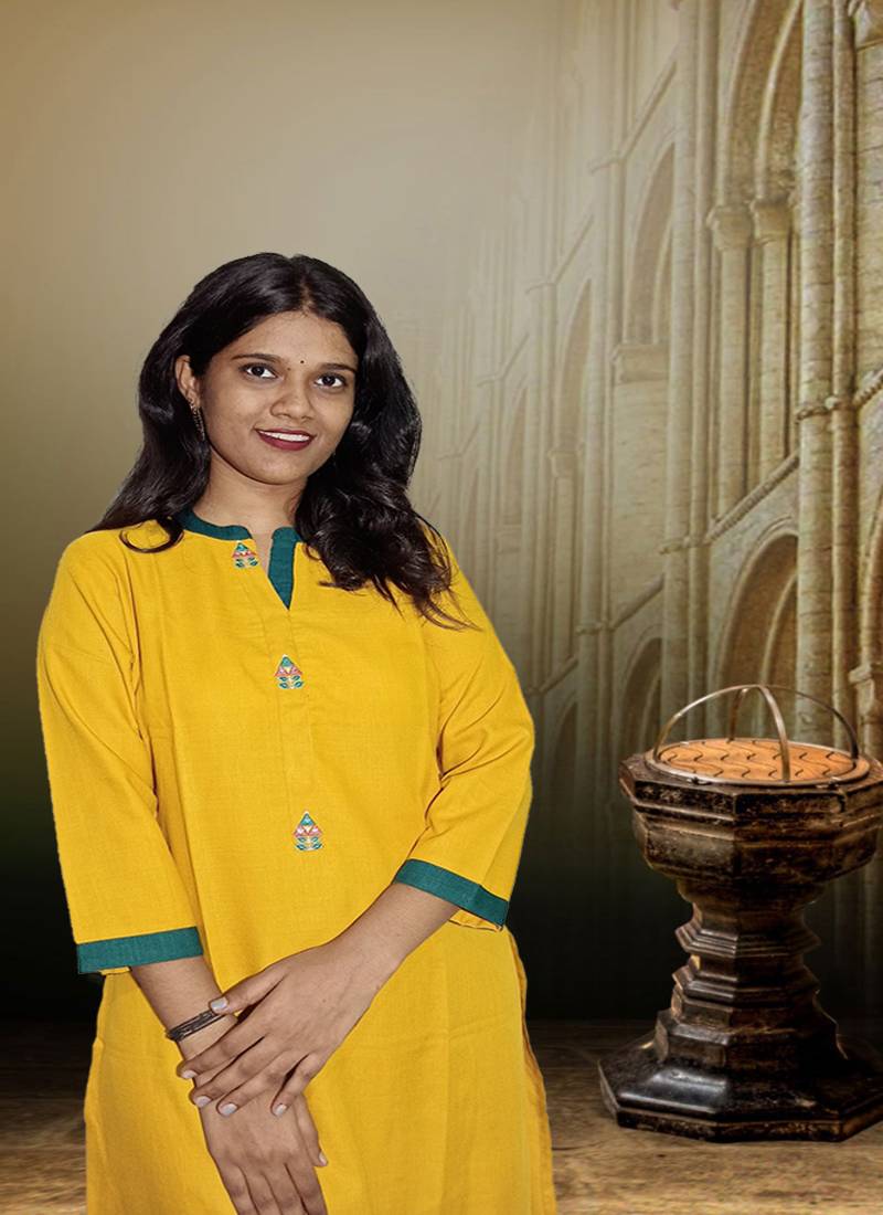 Kurti In Cotton With Embroideried Placket