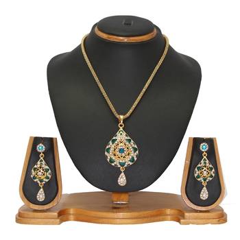 Green pendants 1
