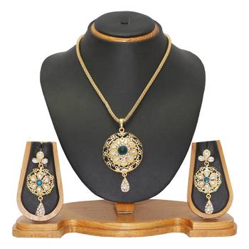 Green pendants 1