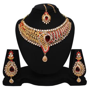 Red necklaces 1