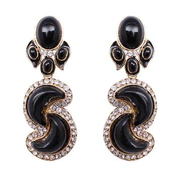 Black earrings 1