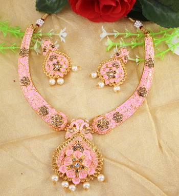 Pink necklaces 1
