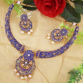Blue necklaces 1