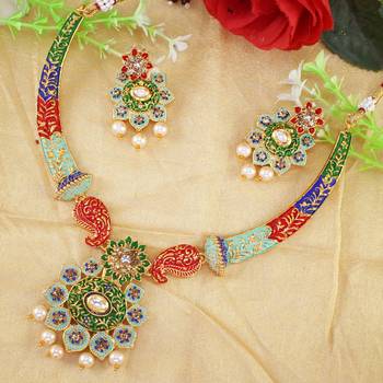 Multicolor necklaces 1