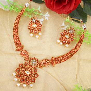 Brown necklaces 1