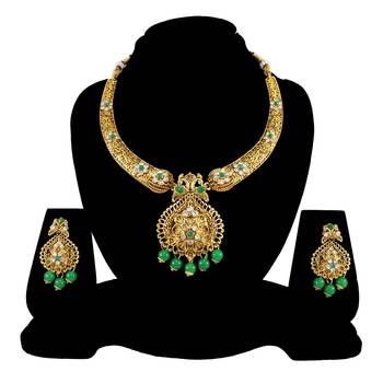Green necklaces 1