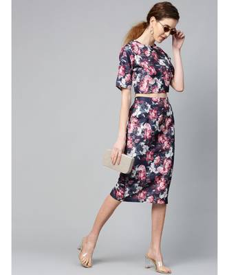 Navy Floral Crop Top 4