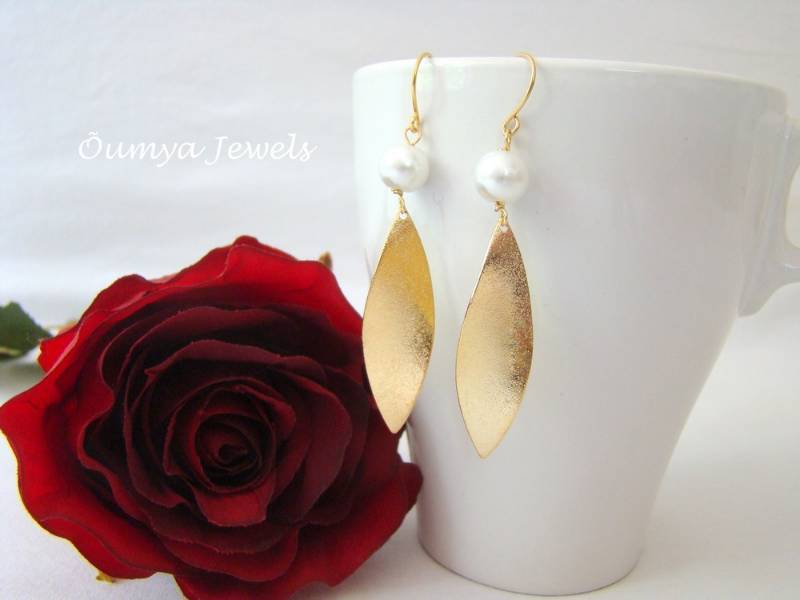18K Gold Plated Curly Design Fashion Earrings with Glass Pearls