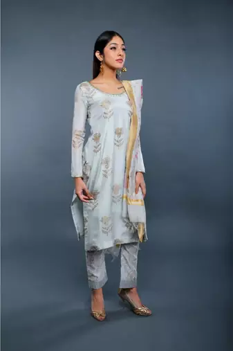 Show Shaa Ice Blue SCOTTISH THISTLE KURTA SET