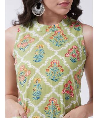 Green Printed Cotton Flared Kurta 5