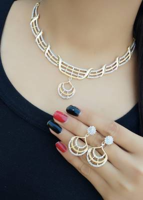 White diamond necklace-sets 1