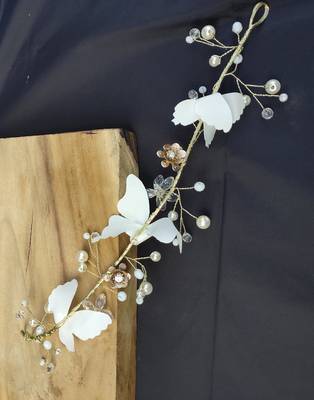 Beautiful 1 Pc White and Golden Bridal Flower Hair Accessory/ HeadPiece for Women and Girls 3