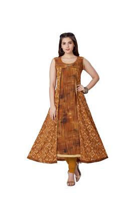 pretty women Beige Crepe 3/4th Sleeves Digital Print Women's Kurti 1
