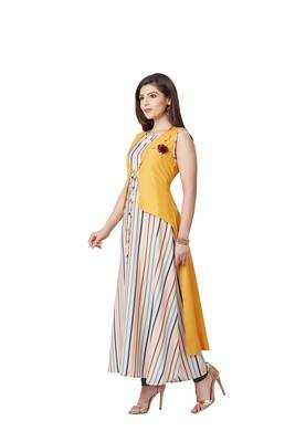 pretty women Yellow Linen 3/4th Sleeves Striped Print Women's Kurti 4