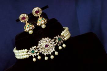 Multicolor pearl chokers 1