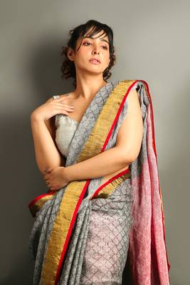 Grey  woven pure linen saree with blouse 3