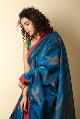  blue woven blended cotton saree with blouse 3