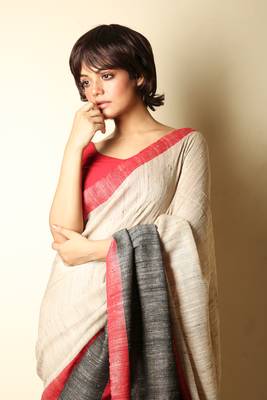 Red plain jute saree with blouse 3