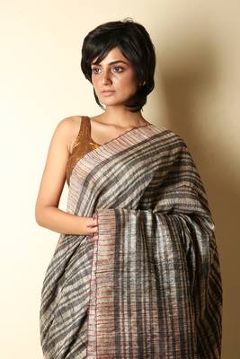  black woven jute saree with blouse 3