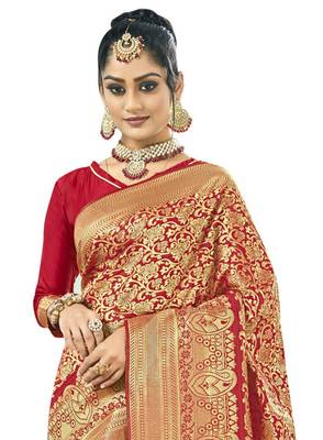 Red woven kanchipuram silk saree with blouse 2