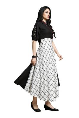 Black embroidered cotton ethnic-kurtis 4