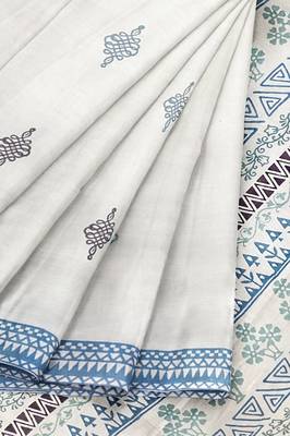 Handloom Off-White Malmal Khadi Saree with Elegant Block Prints on Pallu and Border 3