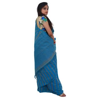 Blue hand woven andhra pradesh handloom saree with blouse 3