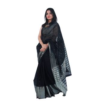Black hand woven andhra pradesh handloom saree with blouse 1