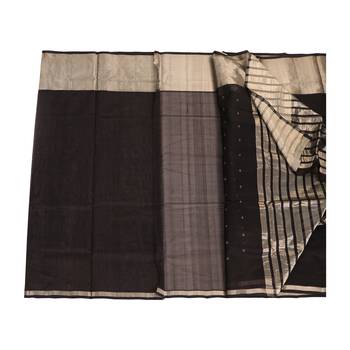Black hand woven andhra pradesh handloom saree with blouse 3