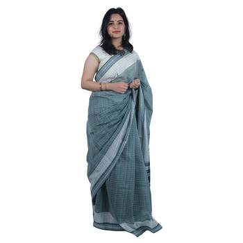 Dark green hand woven andhra pradesh handloom saree  2