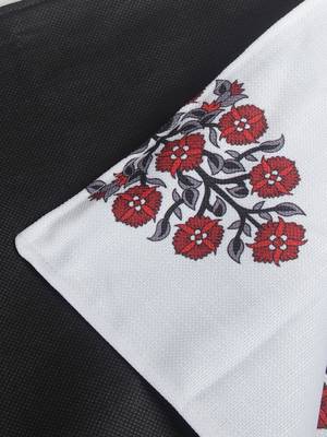 Table Runner 2