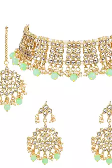 Gold Plated Traditional Kundan Choker Jewellery Set with Earrings & Maang Tikka For Women 