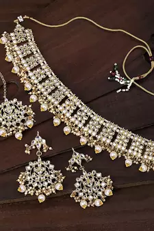 Traditional Kundan Choker Necklace Set with Earrings & Maang Tikka For Women 