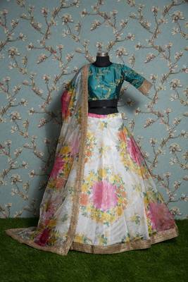 Off-white embroidered organza semi stitched lehenga 2