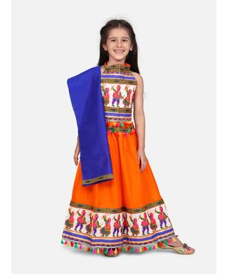 White Dandiya Border Plain Chaniya Choli 1