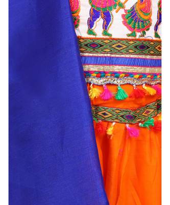 White Dandiya Border Plain Chaniya Choli 2
