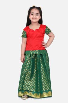 Girls Half Sleeve South Indian Pavda Pattu Lehenga