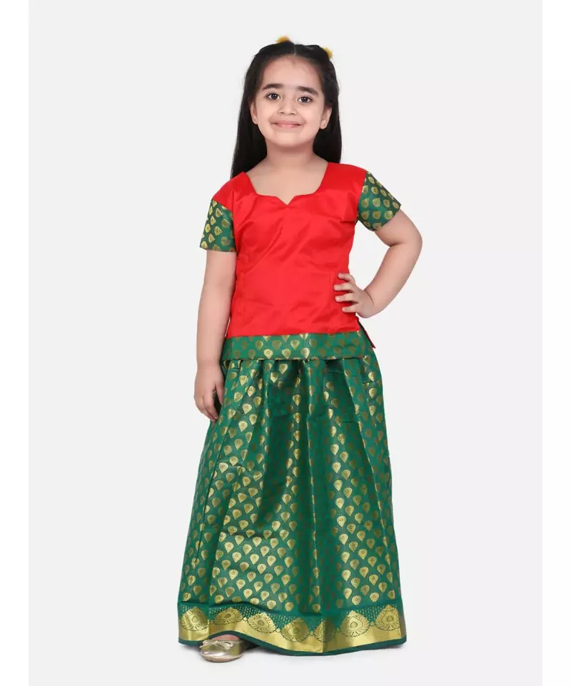 Girls Half Sleeve South Indian Pavda Pattu Lehenga