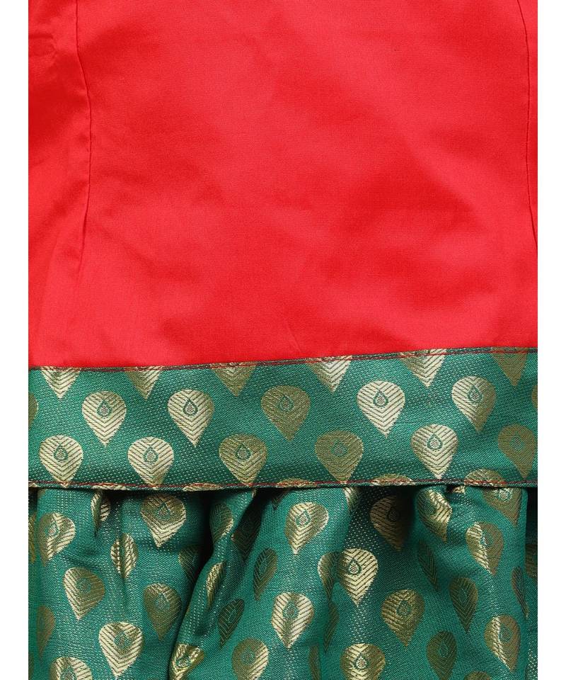 Girls Half Sleeve South Indian Pavda Pattu Lehenga