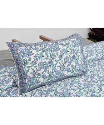 Fantastic Flowers Blue Double Bedsheet 4