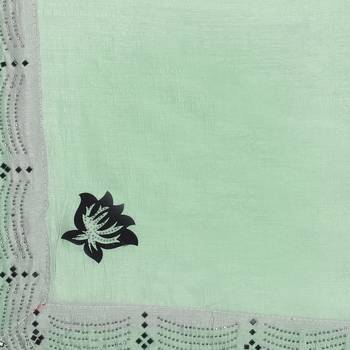 Green hand woven georgette saree with blouse 4