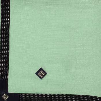 Green hand woven georgette saree with blouse 4