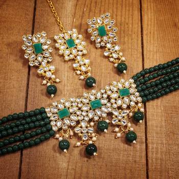 Traditional Pearl & Kundan Choker Necklace Set with Maang Tikka for Women  3