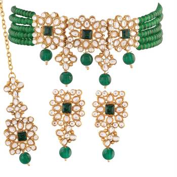Traditional Pearl & Kundan Choker Necklace Set with Maang Tikka for Women  4