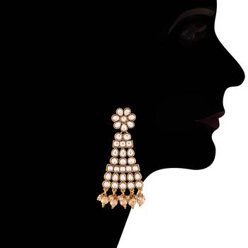 Pearl Necklace Set With Maang Tika & Earrings for Women  3