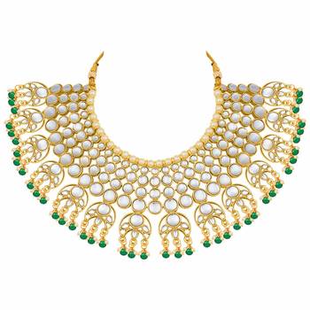 I Jewels Traditional Gold Plated Kundan Pearl Wedding Choker Jewellery Set Earrings & Maang Tikka for Women (K7077G) 3