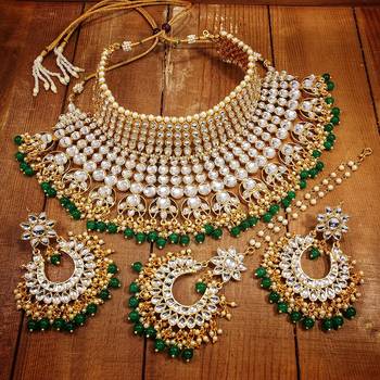 Stylish Kundan Choker Set With Tikka And Earrings (K7085G) 3
