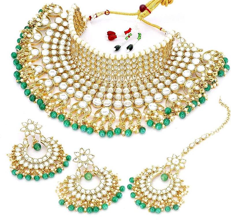 Stylish Kundan Choker Set With Tikka And Earrings (K7085G)
